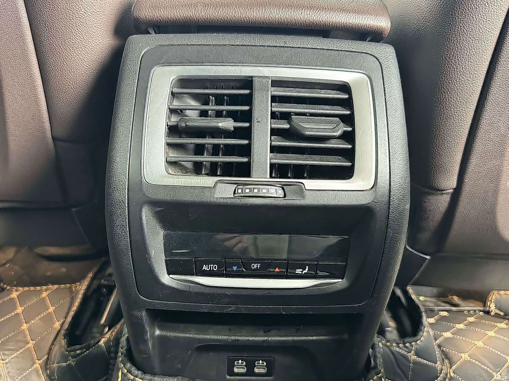 BMW iX3, 2023 все фото