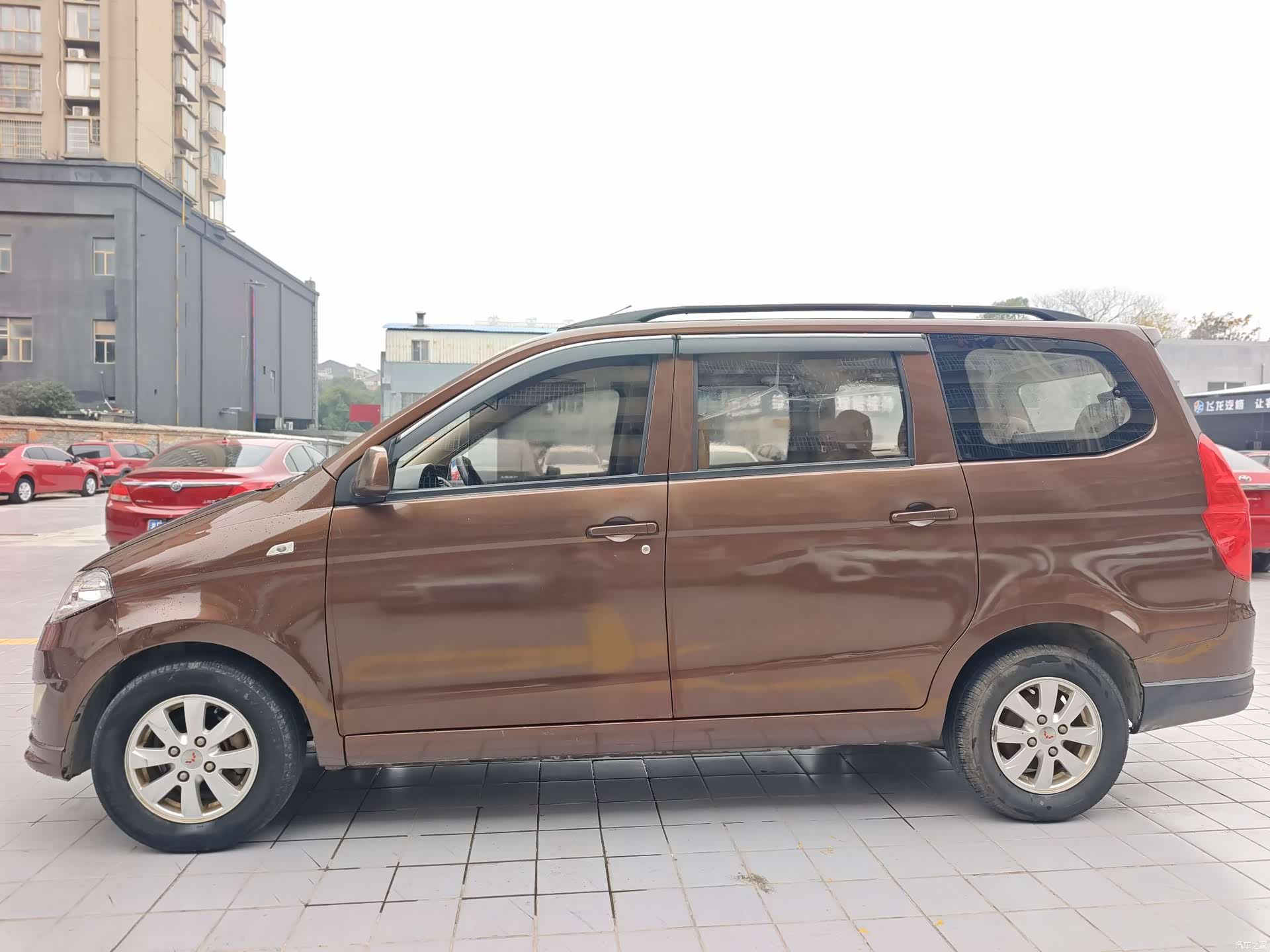Wuling Hongguang, 2018 все фото
