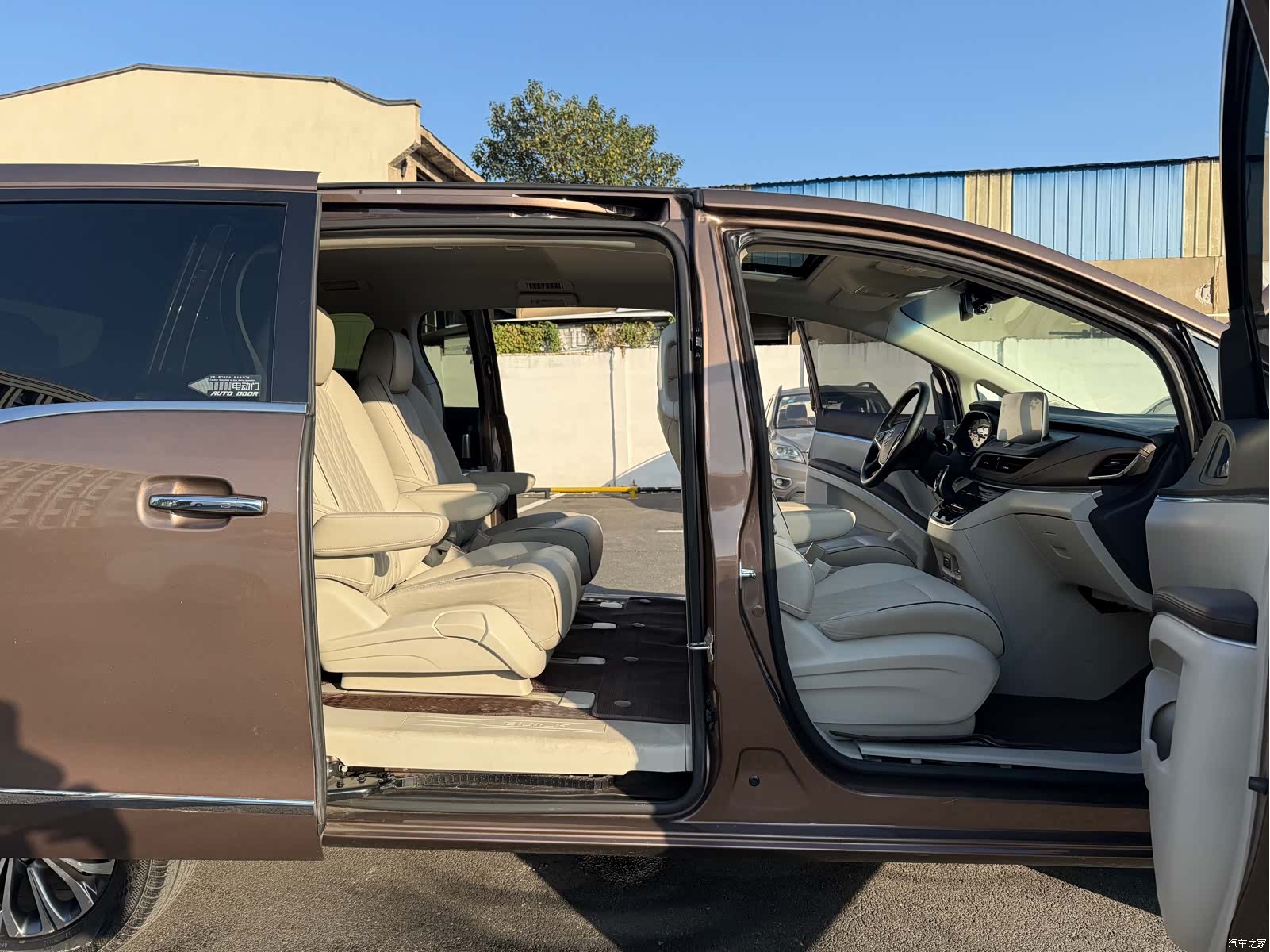 Buick GL8, 2021 все фото