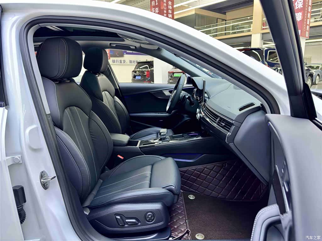 Audi A4L, 2023 все фото