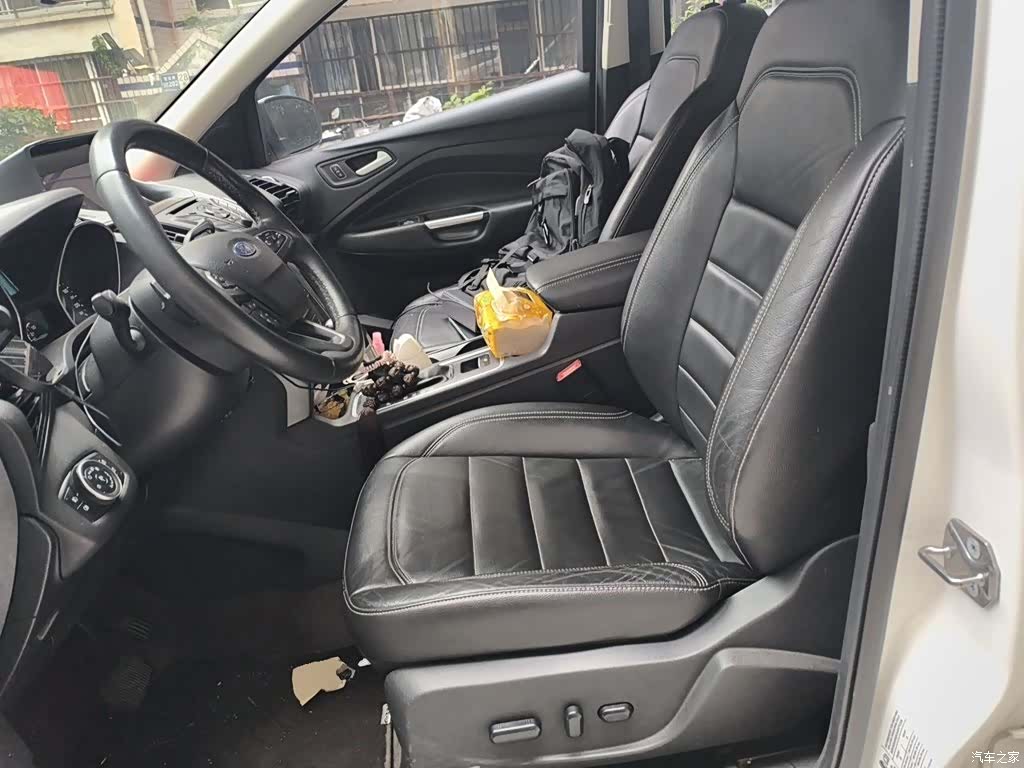 Ford Kuga, 2017 12