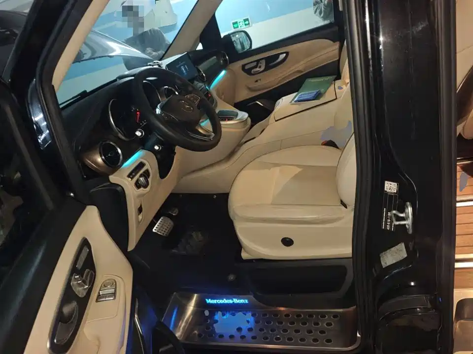 Mercedes-Benz V-class