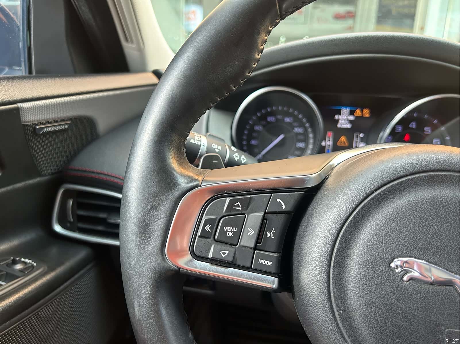 Jaguar XE, 2016 22