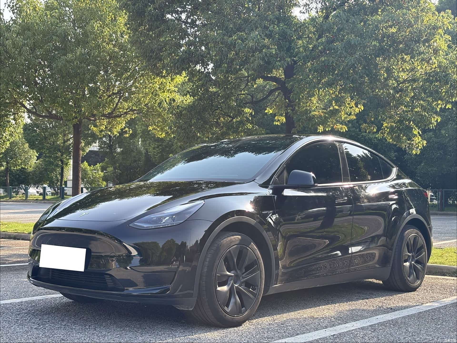 Tesla Model Y, 2023 1