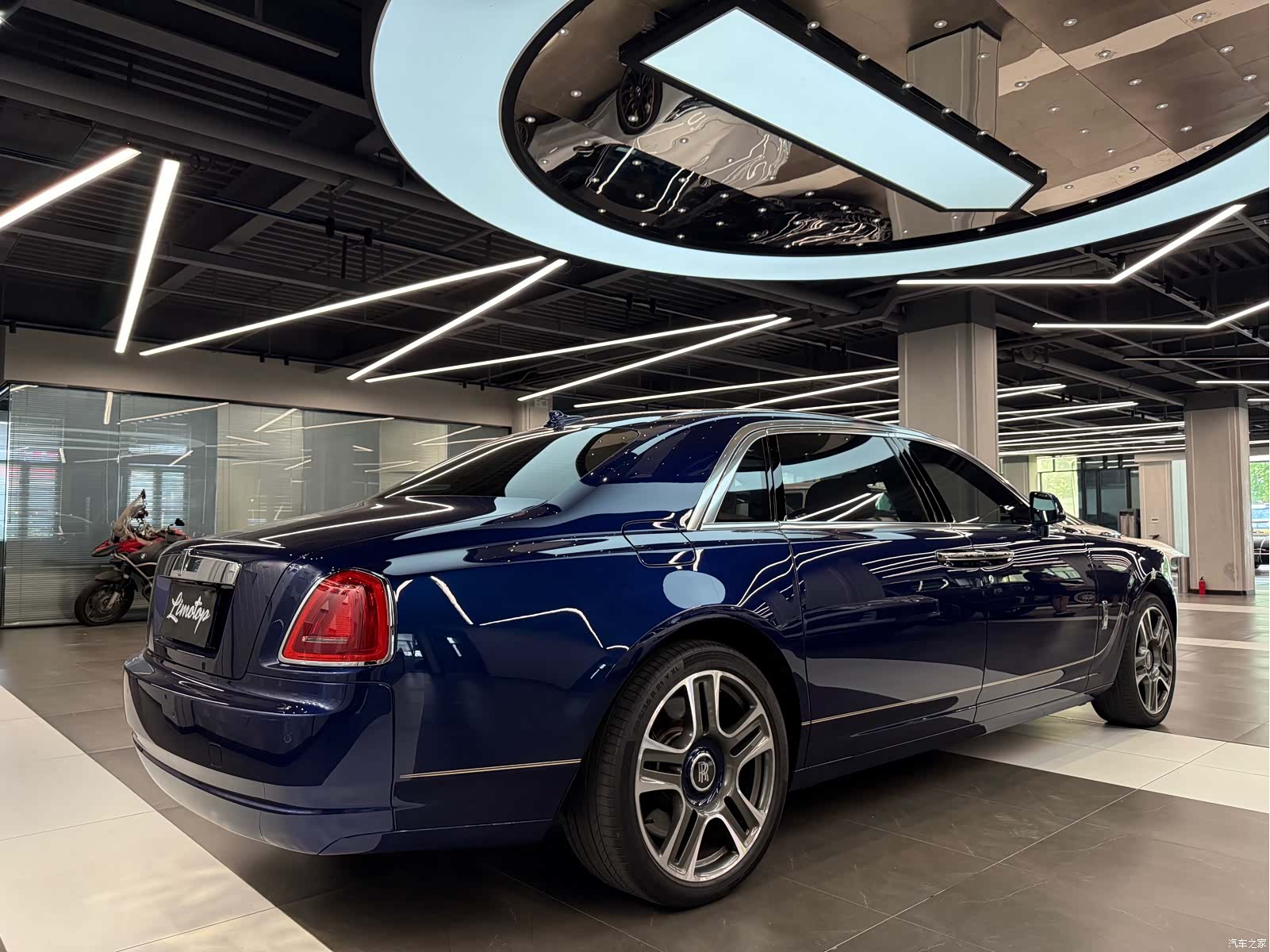 Rolls-Royce Ghost, 2016 все фото