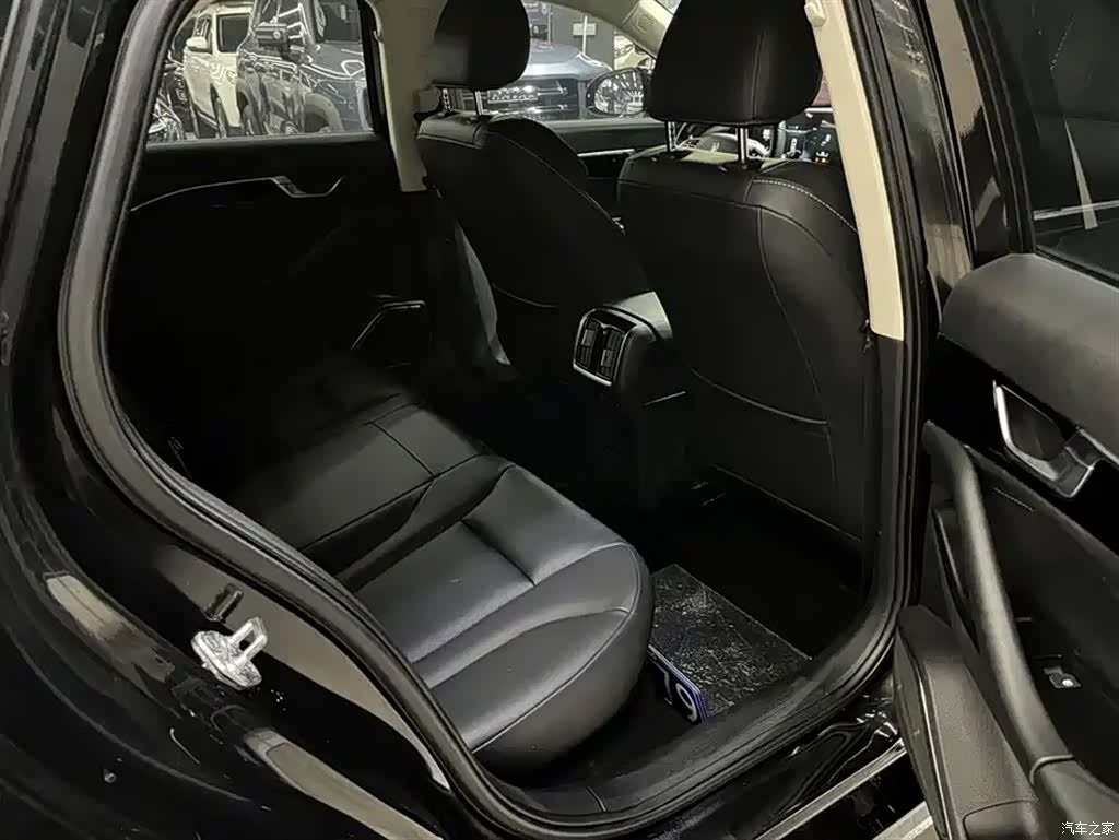 Bestune B70, 2021 6
