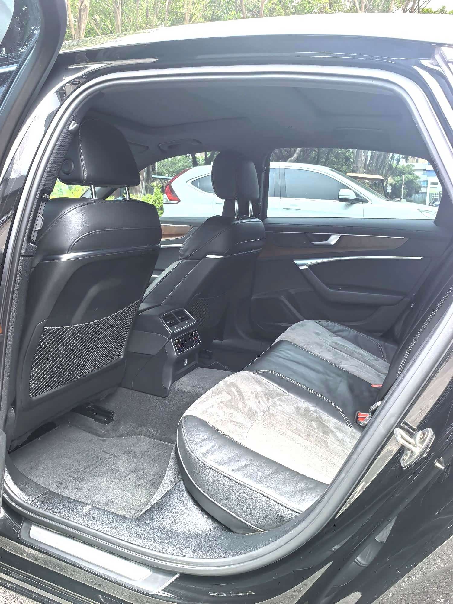 Audi A6L, 2020 7