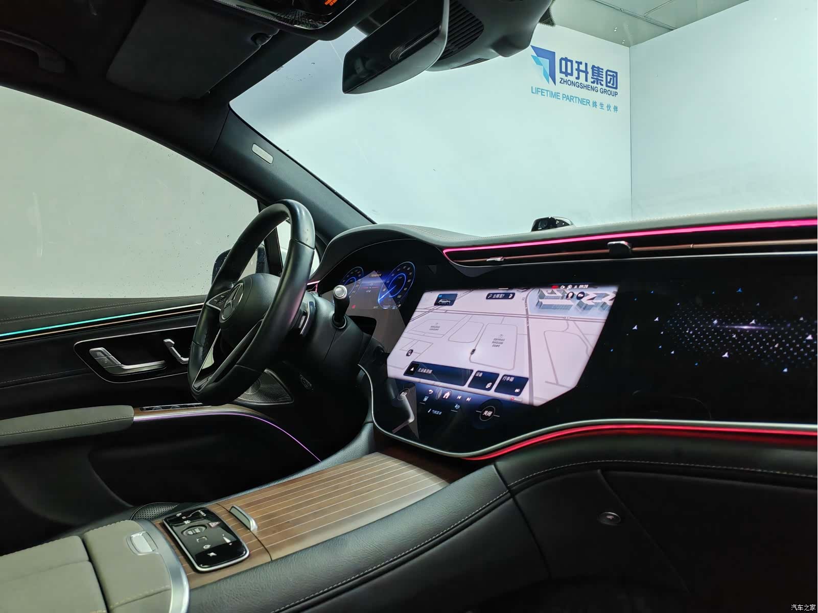 Mercedes-Benz EQS, 2023 15