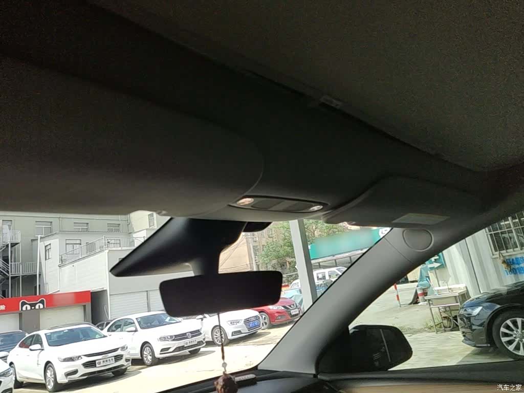 Tesla Model Y, 2023 14