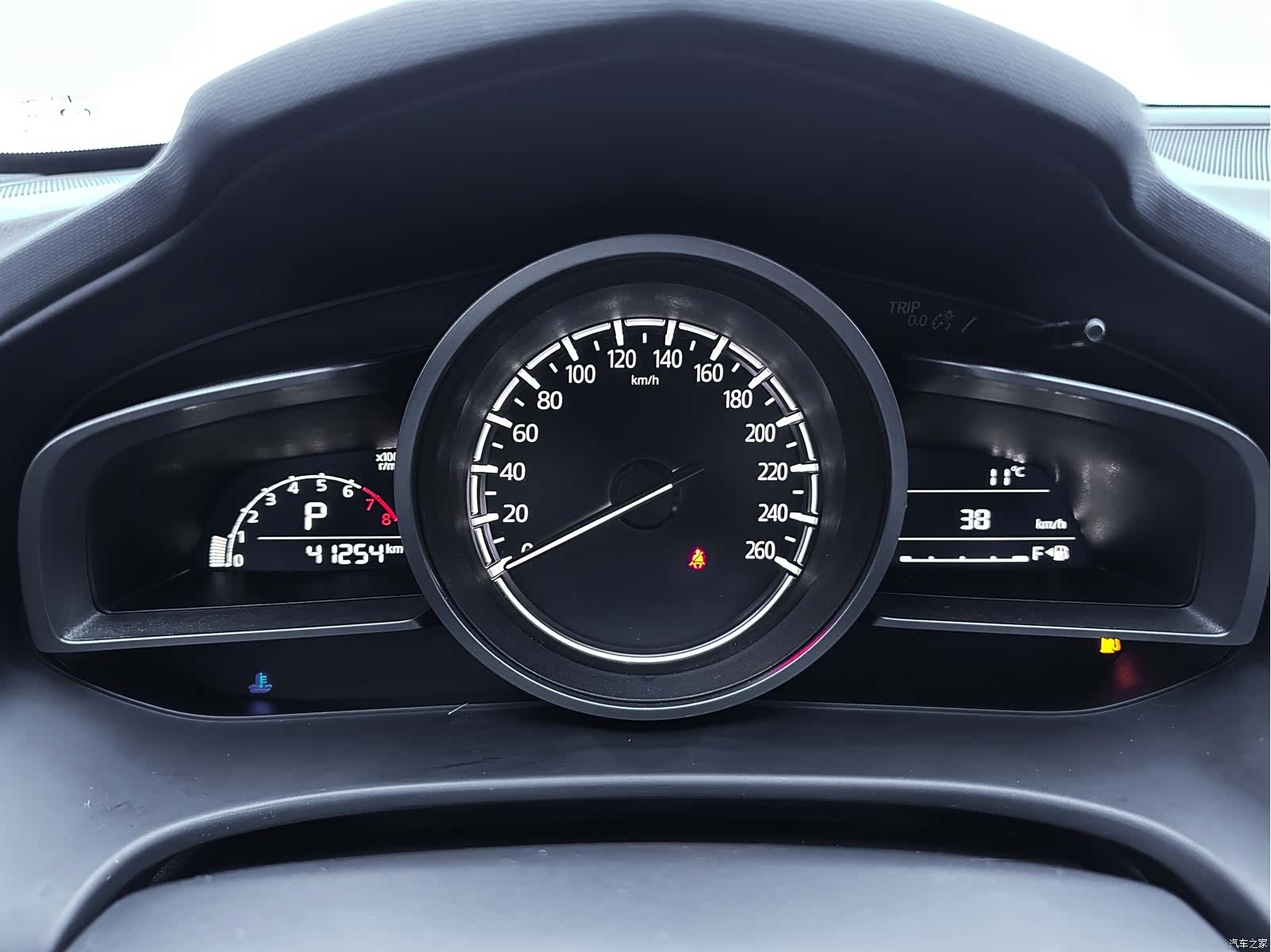 Mazda CX-4, 2023 11
