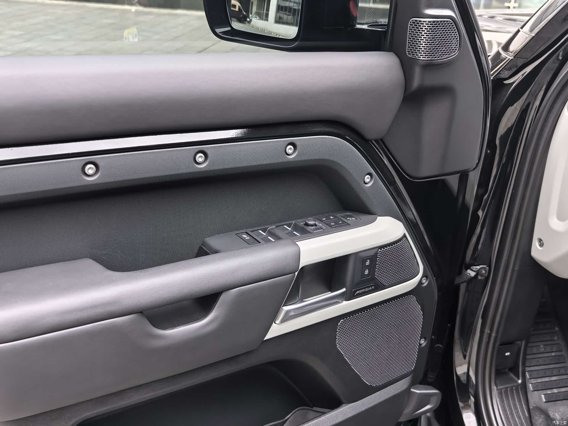 Land Rover Defender, 2022 4