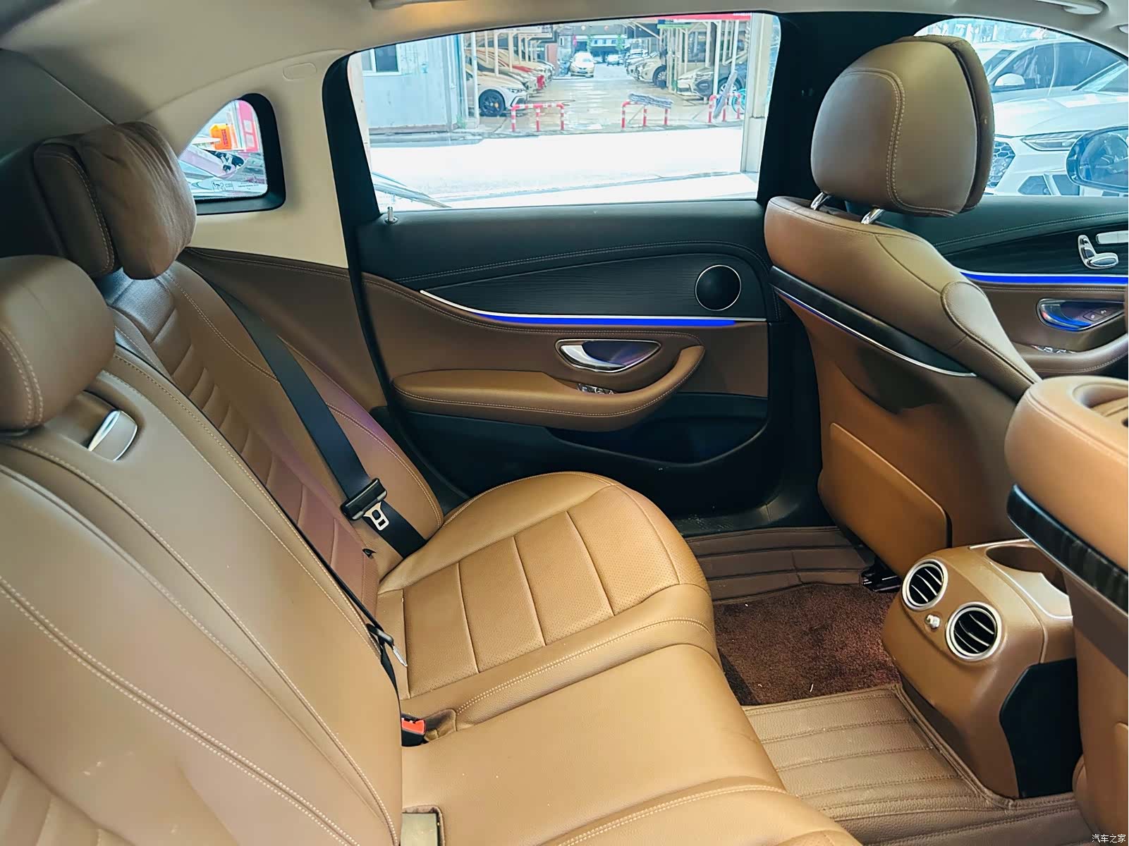 Mercedes-Benz E-Class, 2019 14