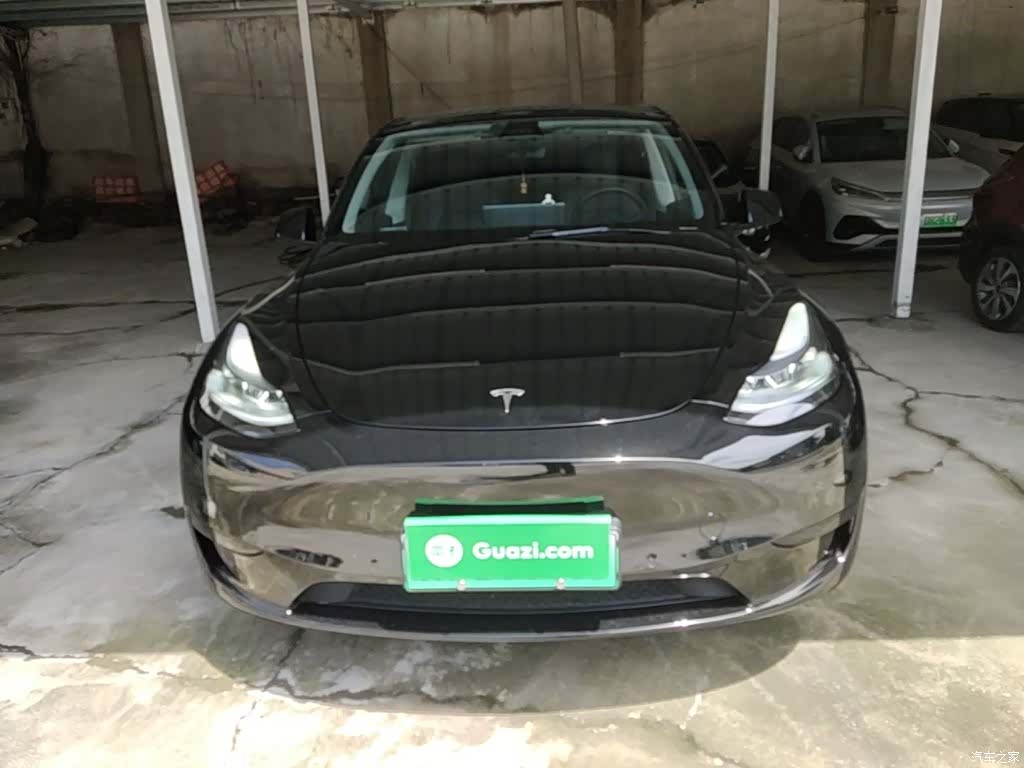 Tesla Model Y, 2023 3