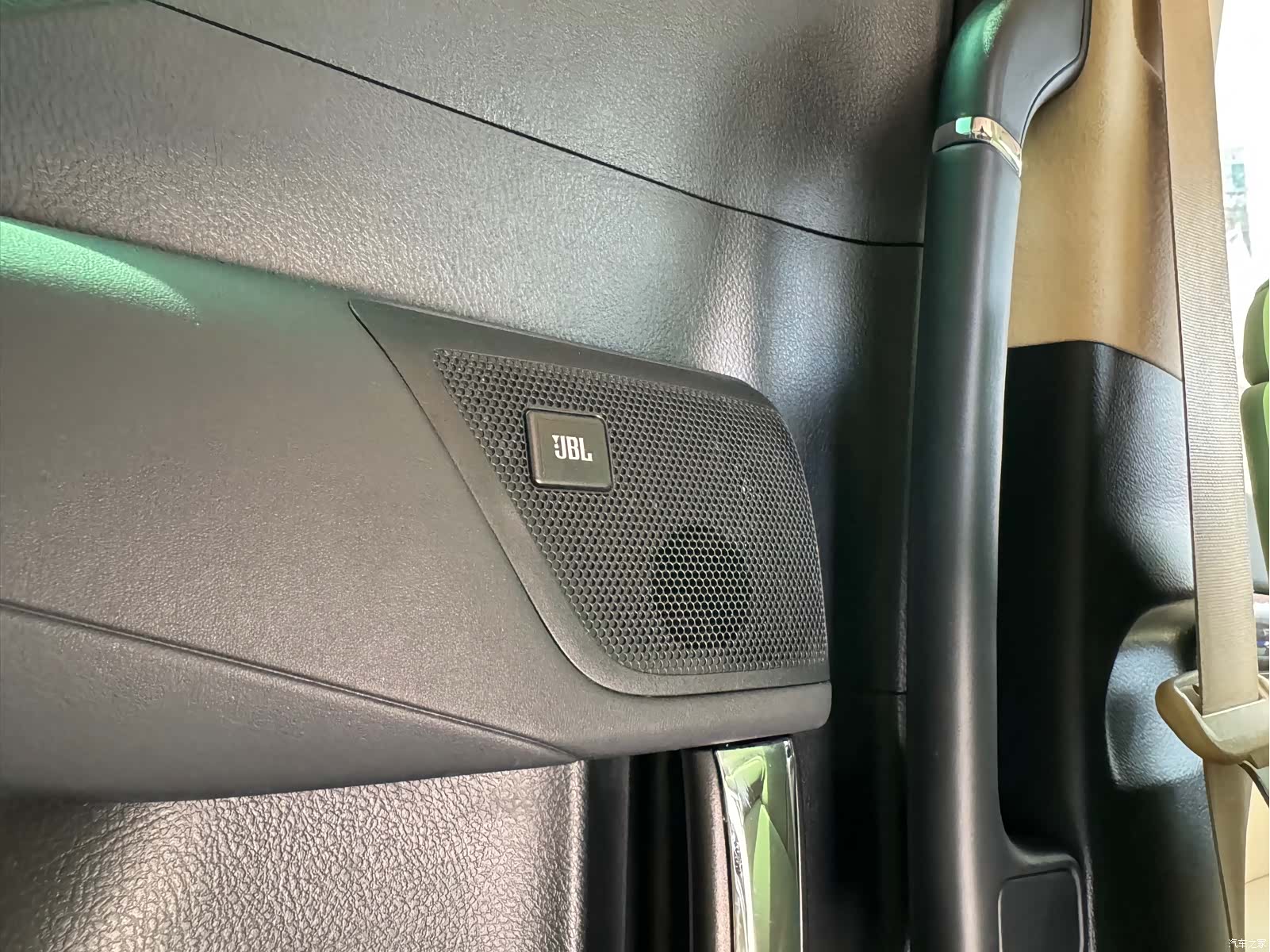 Toyota Alphard, 2021 20
