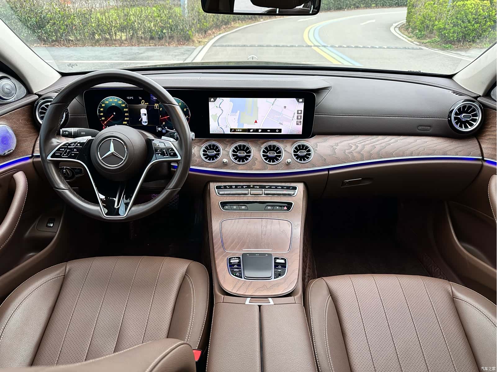 Mercedes-Benz E-Class, 2023 12