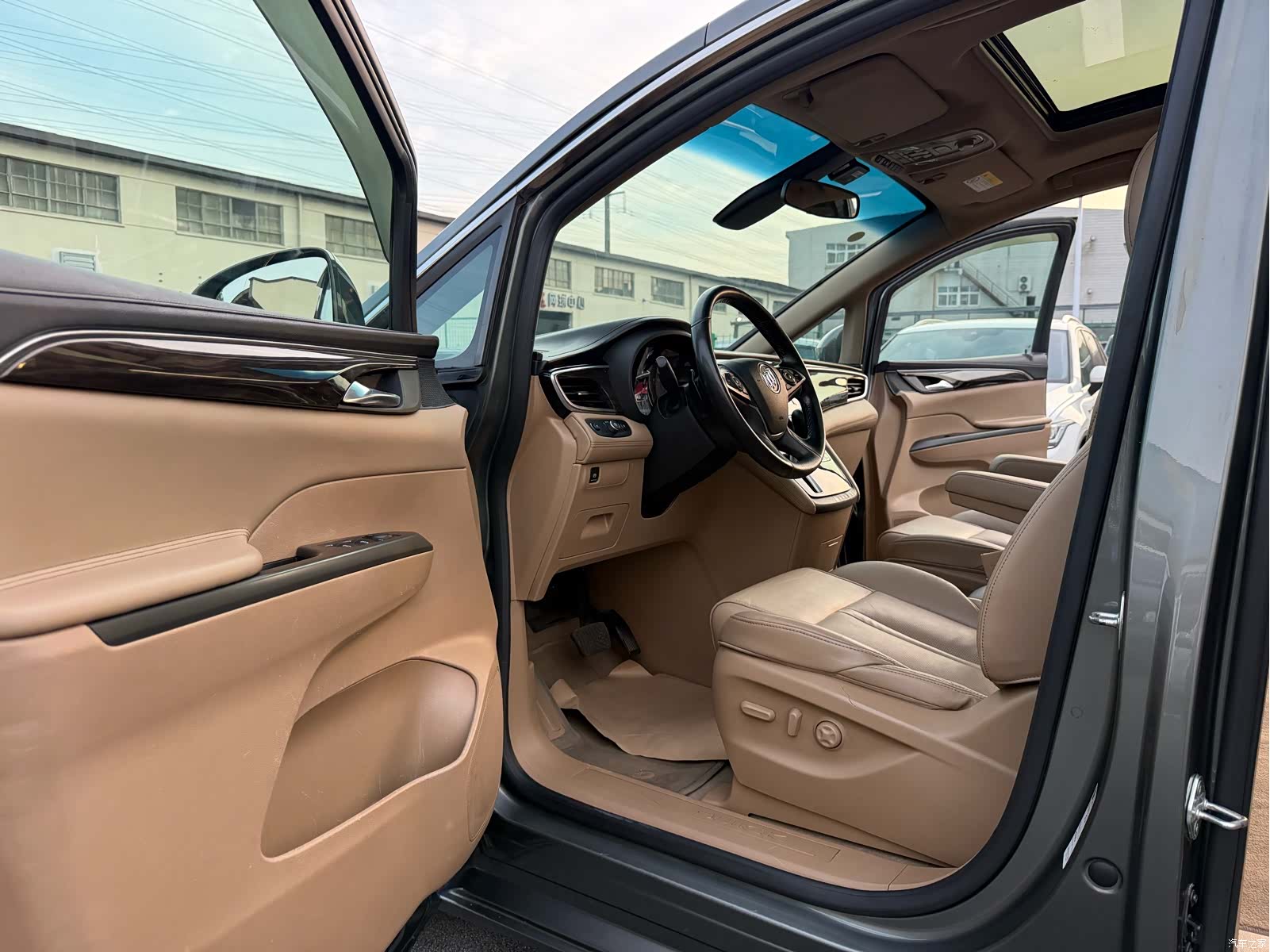 Buick GL8, 2017 16