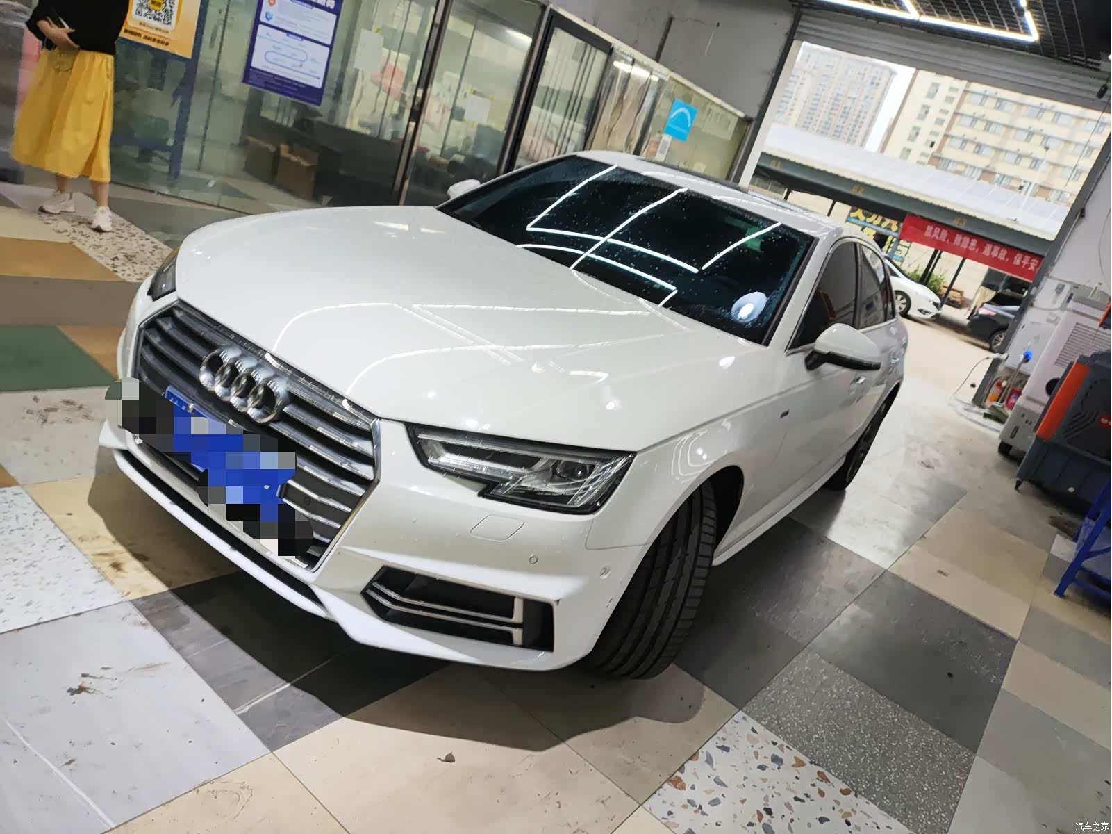 Audi A4L, 2018 1