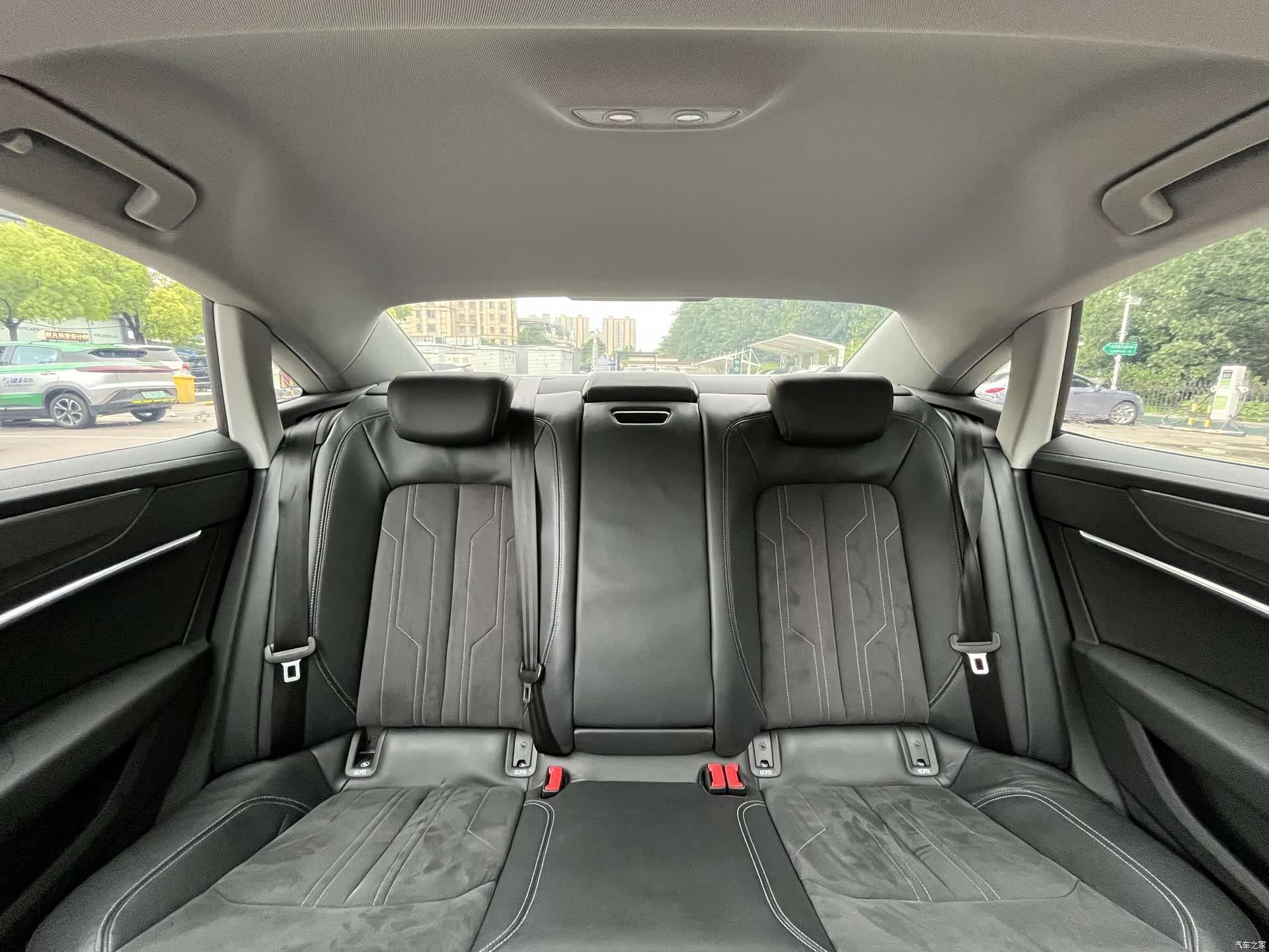 Audi A7L, 2024 15