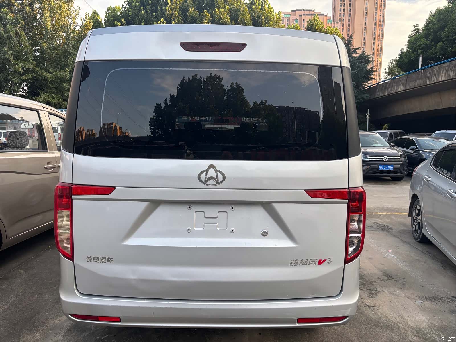 Changan V3, 2022 все фото