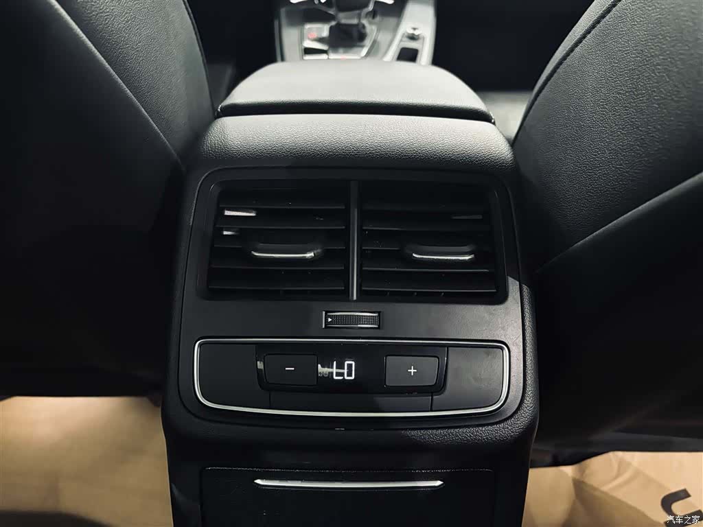 Audi A4L, 2021 23