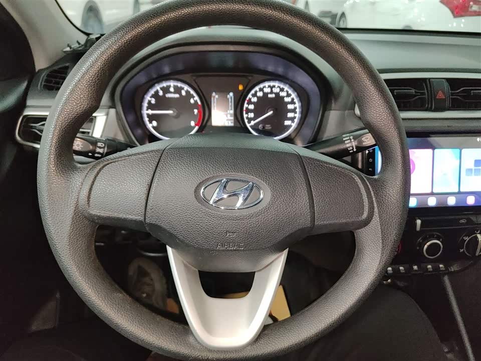 Hyundai Rena