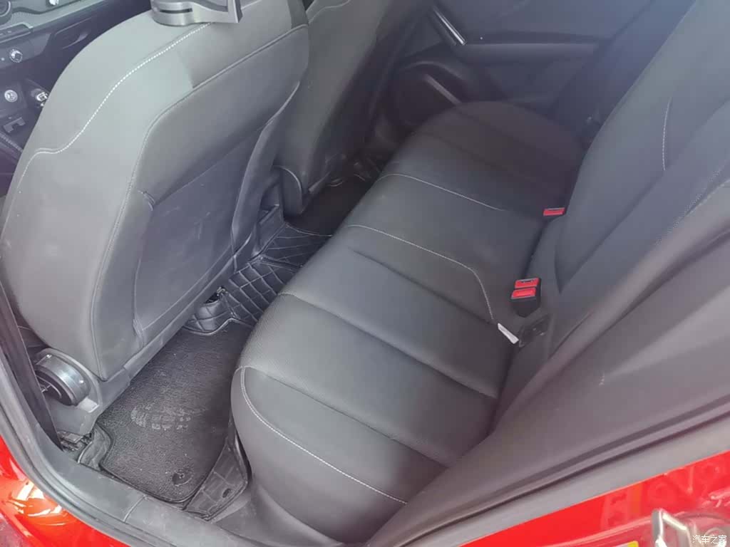 Audi Q2L, 2019 17