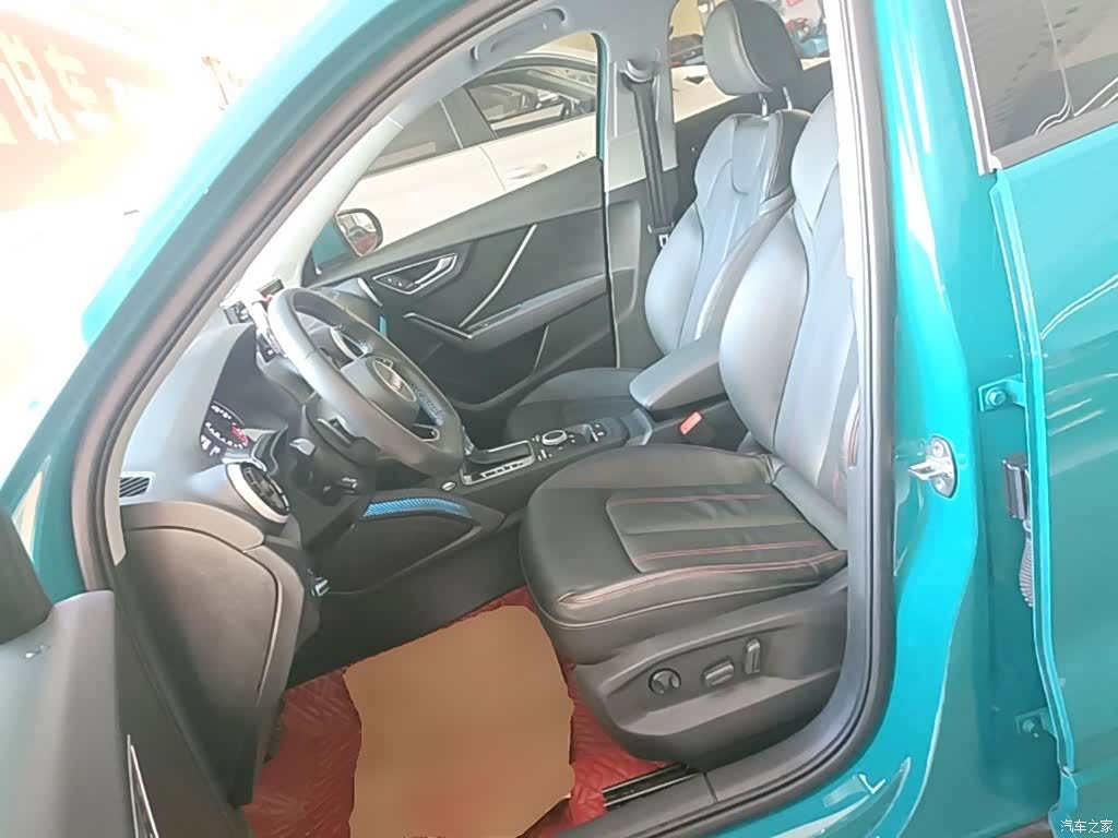 Audi Q2L, 2022 15