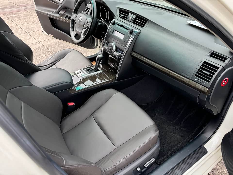 Toyota Reiz Toyota Reiz
