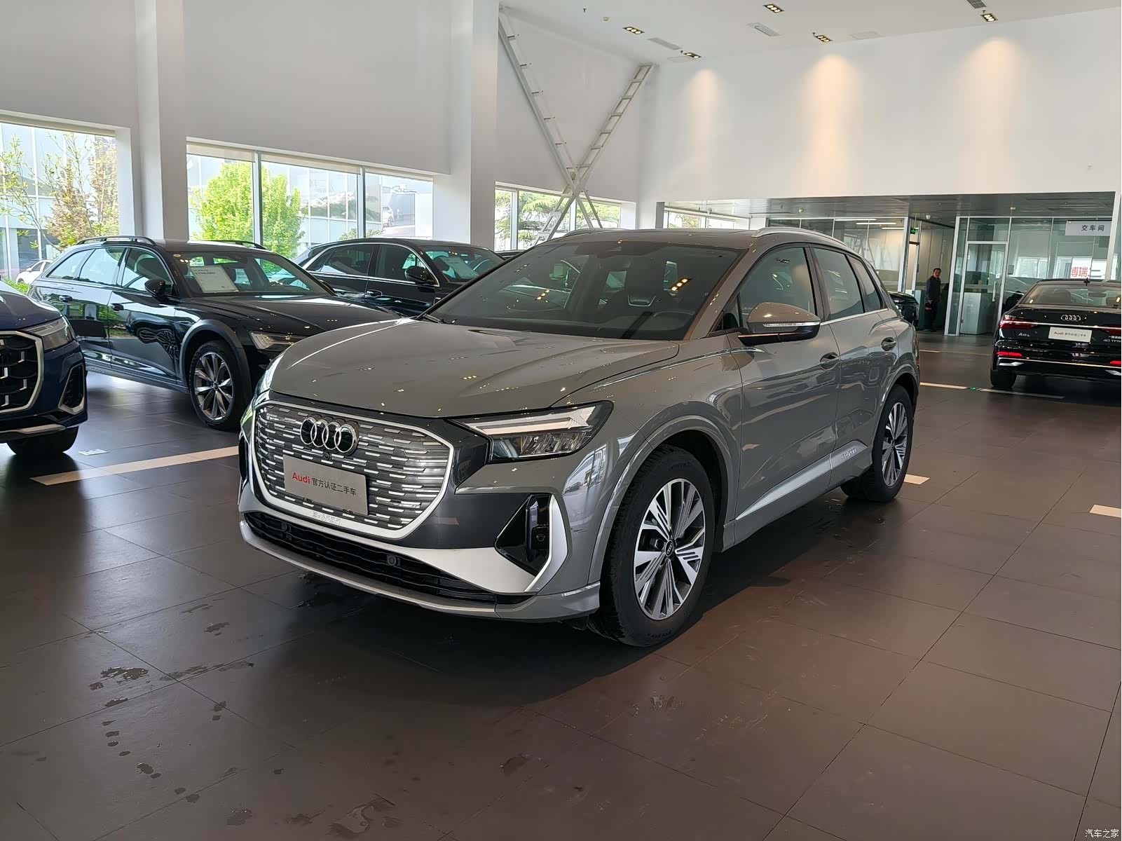 Audi Q4 e-tron, 2025 2