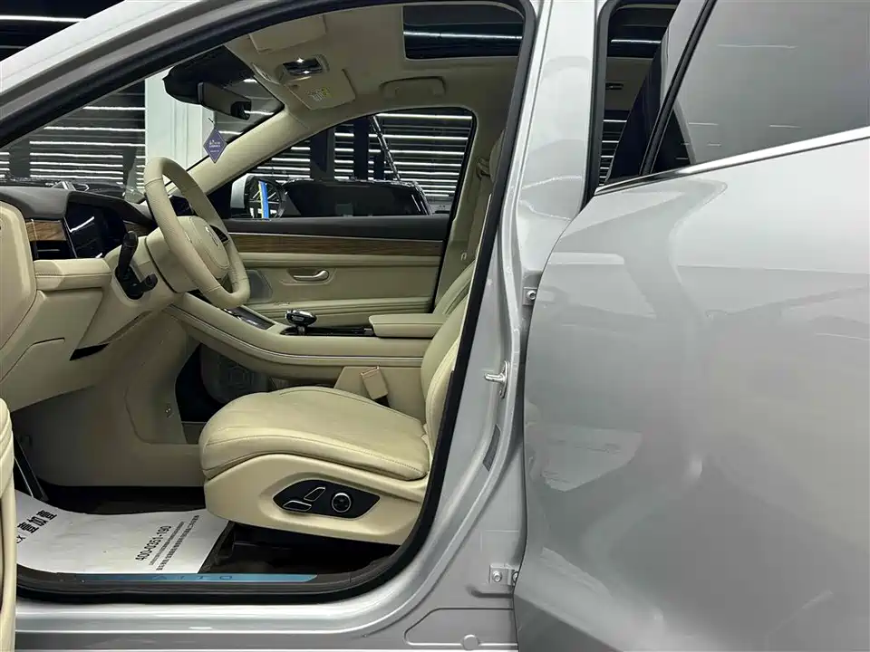 AITO Ask the world M7