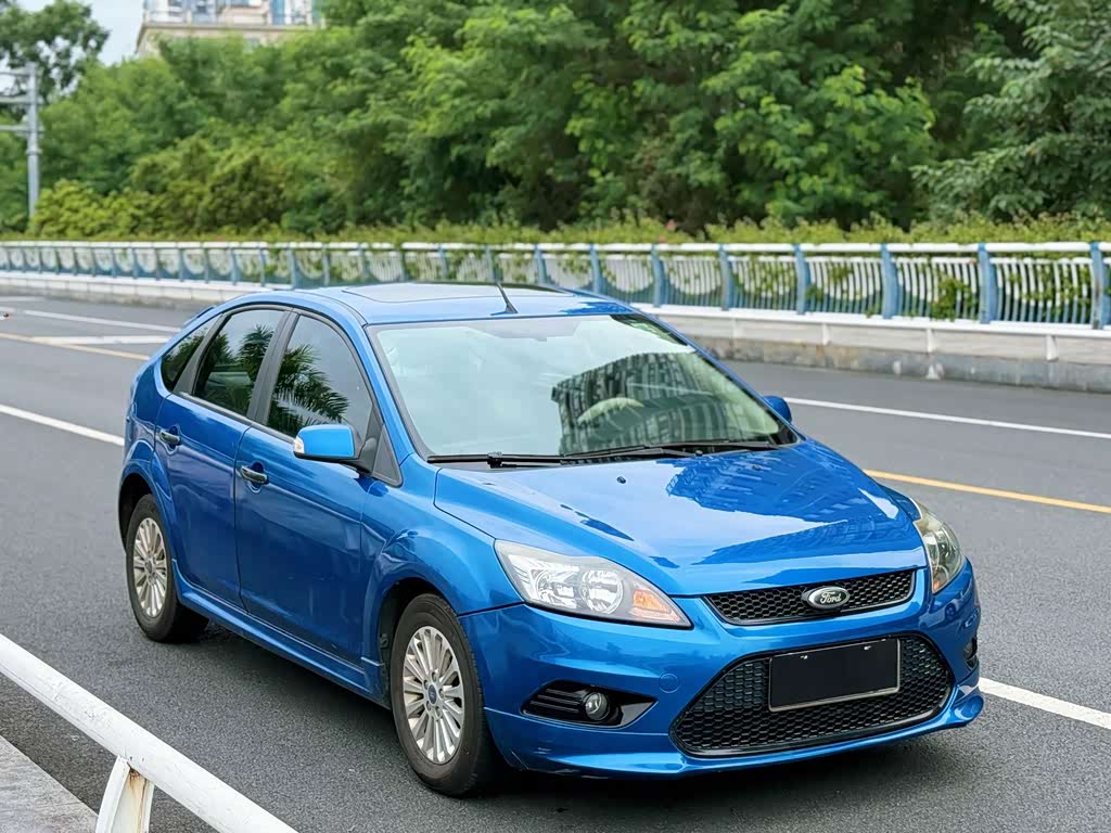 Ford Focus 2013 1.8L AT Fashion