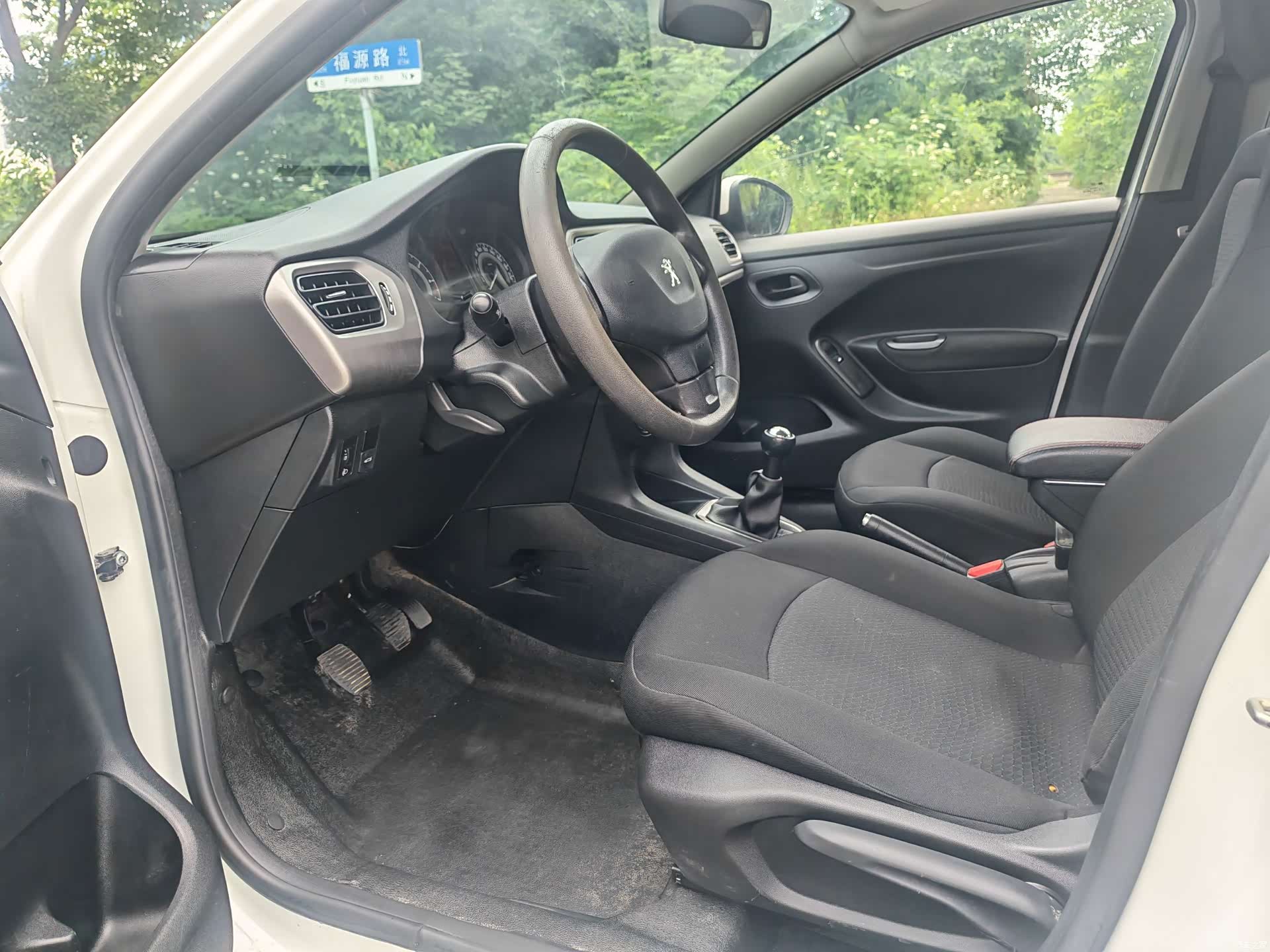 Peugeot 301, 2016 4