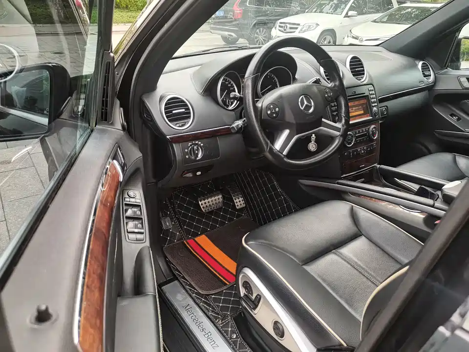 Mercedes-Benz M class