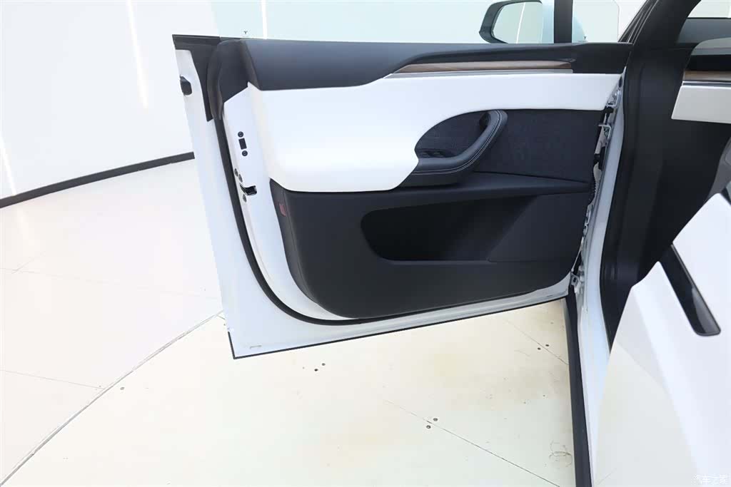 Tesla Model X, 2023 14