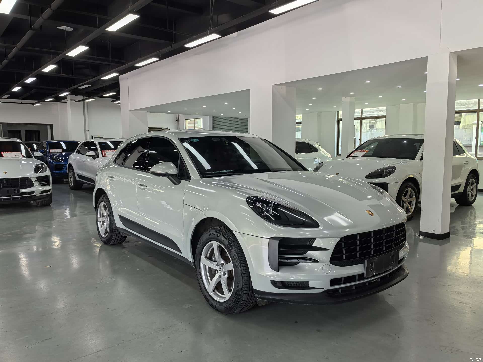 Porsche Macan, 2020 3