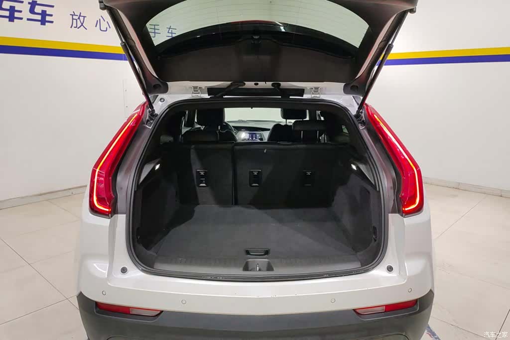 Cadillac XT4, 2021 4
