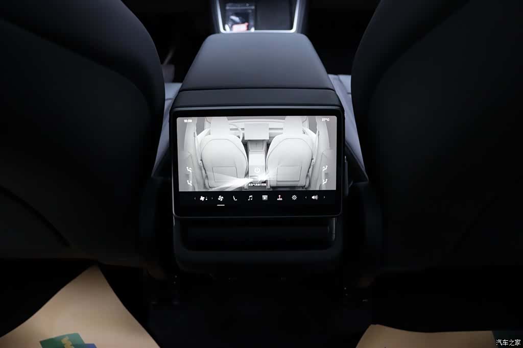 Tesla Model Y, 2025 18