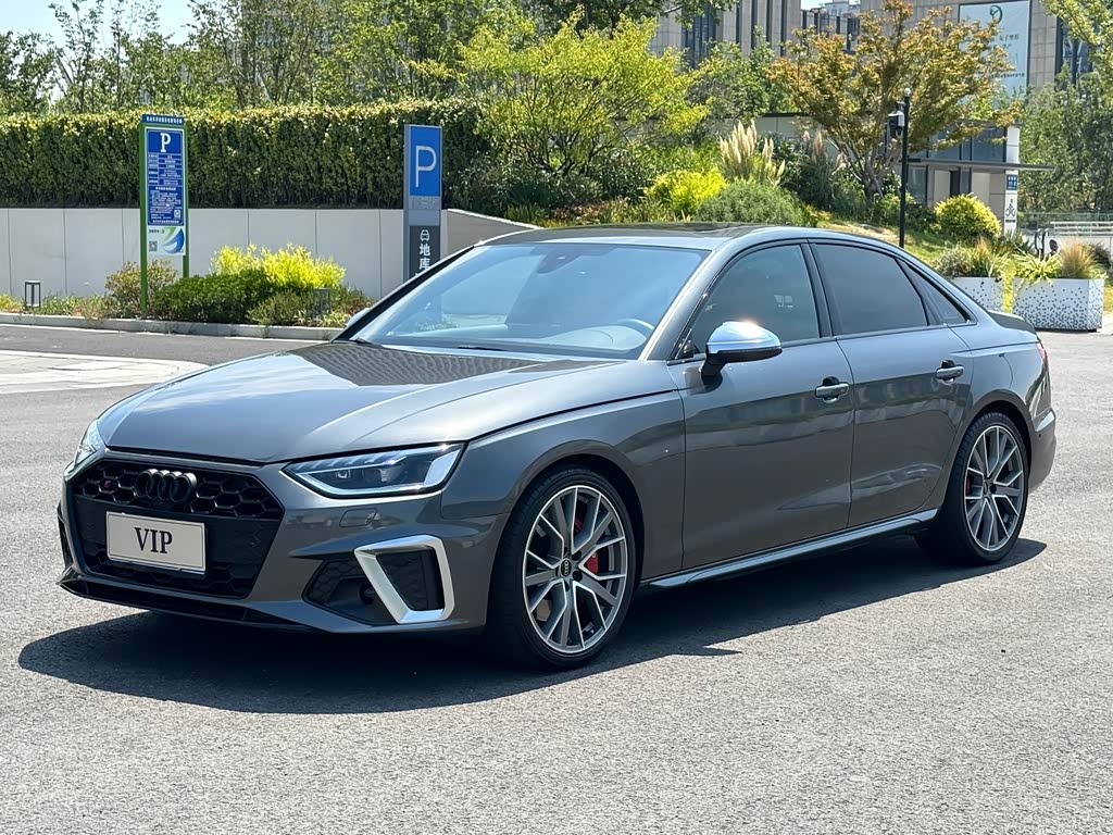 Audi S4