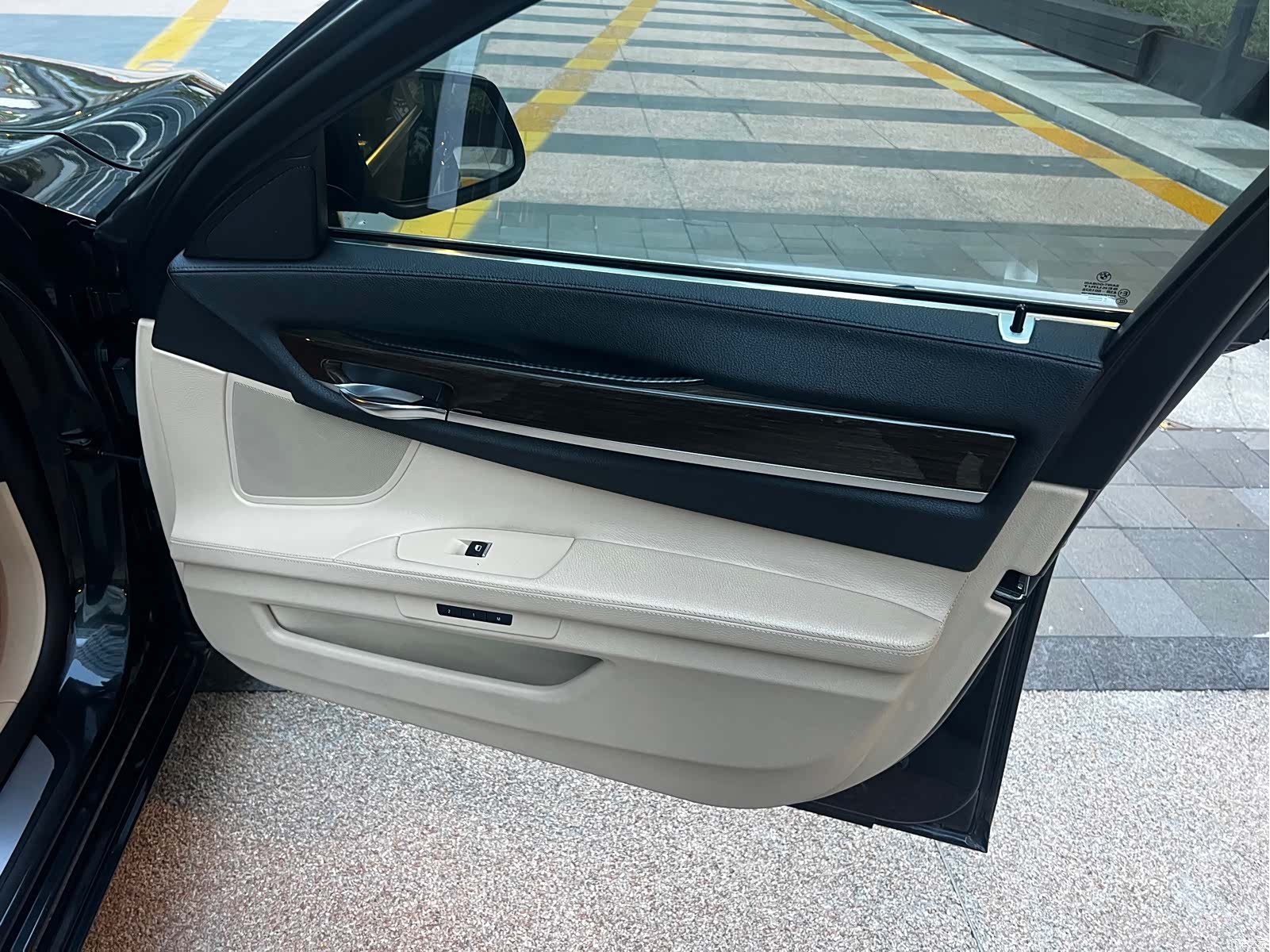 BMW 7 Series, 2012 19