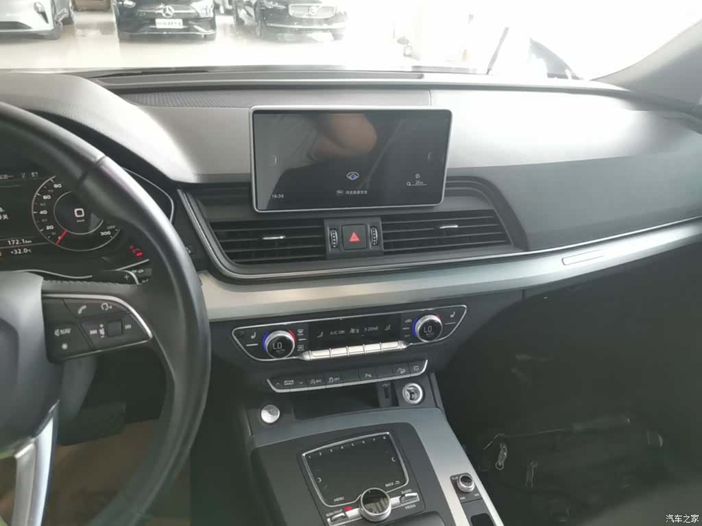 Audi Q5L, 2019 10