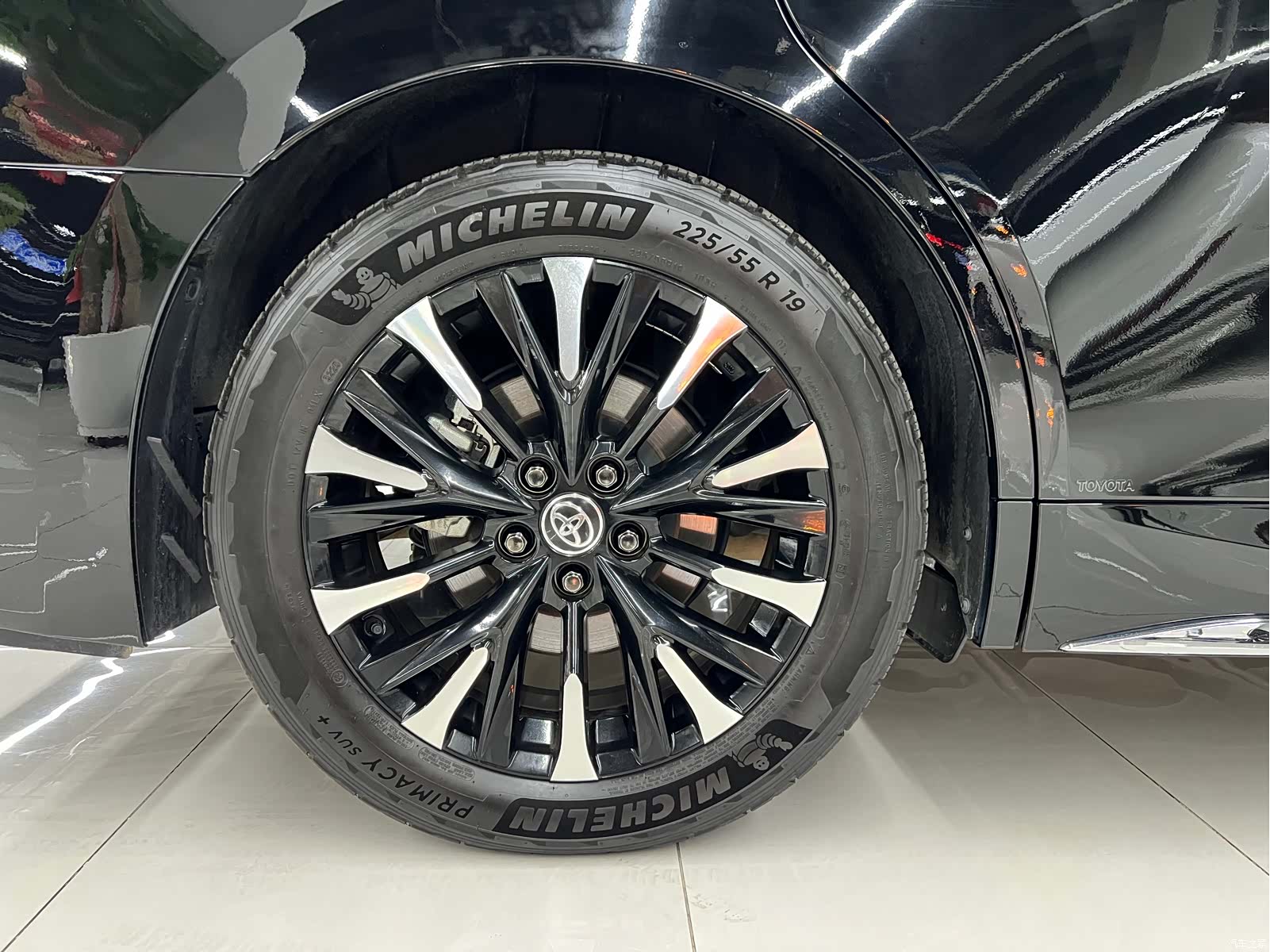 Toyota Alphard, 2024 28