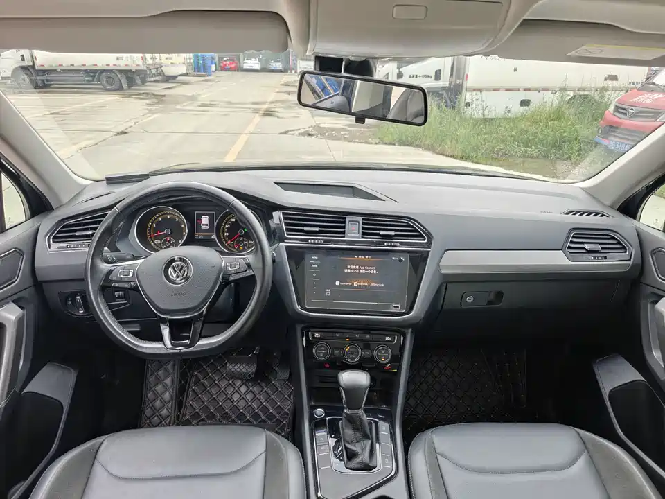 Volkswagen Tiguan L
