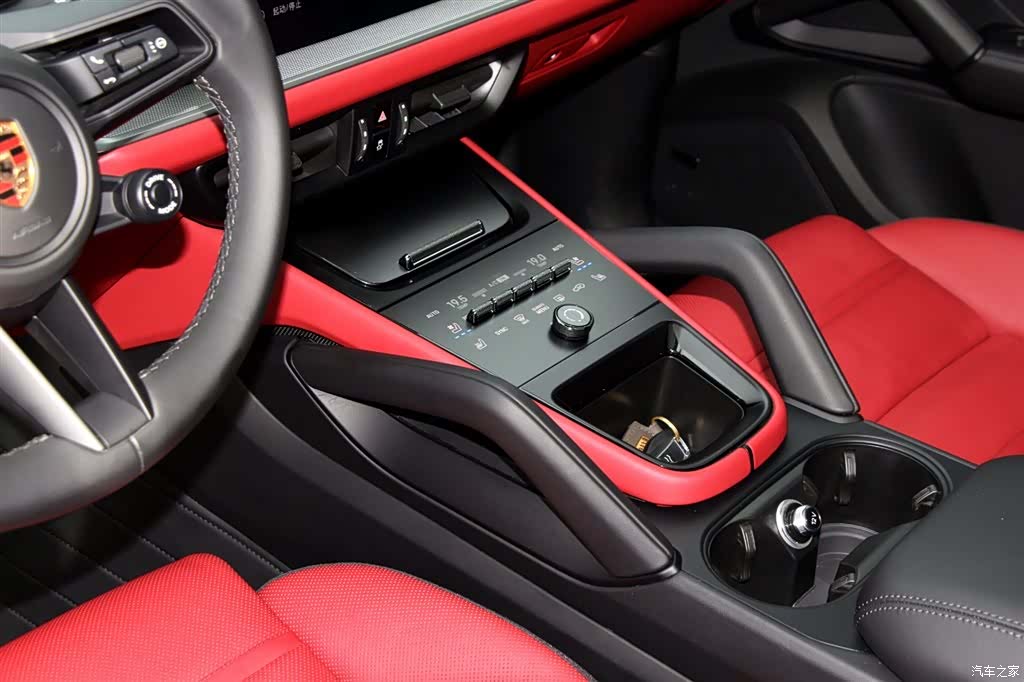Porsche Cayenne, 2025 9