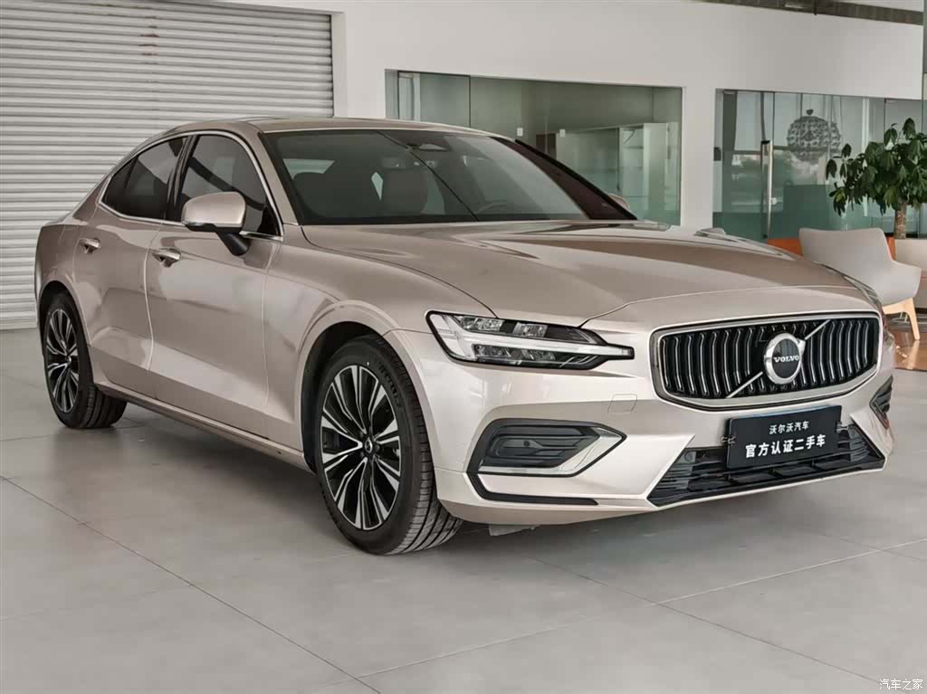 Volvo S60, 2024 3