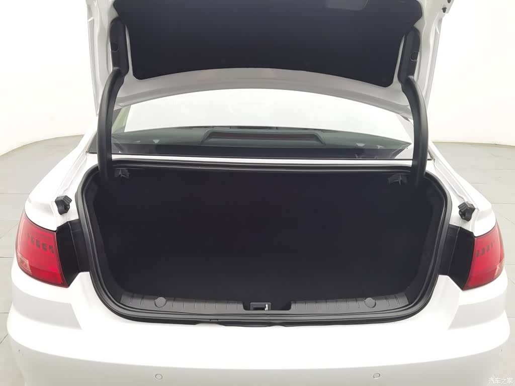 Geely Emgrand, 2016 16