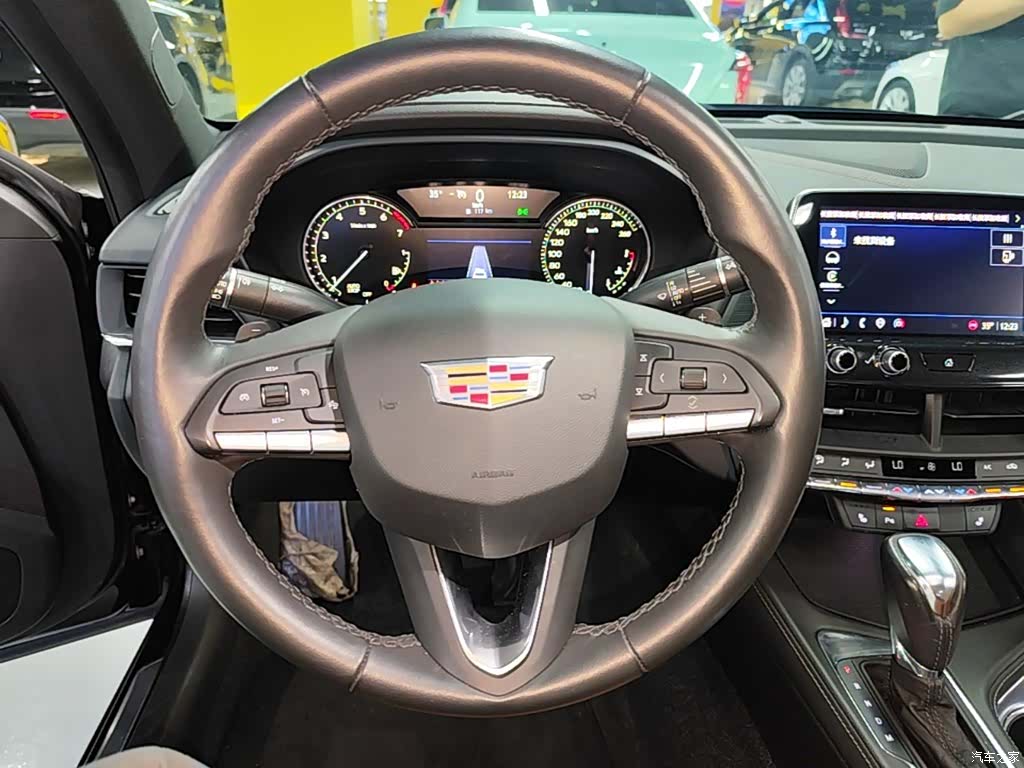Cadillac CT4, 2022 11