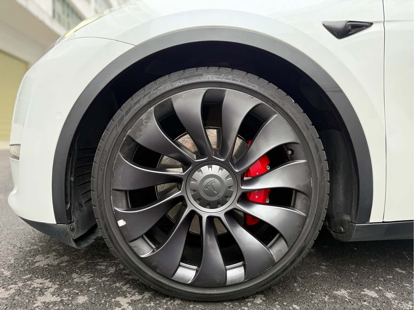 Tesla Model Y, 2022 25