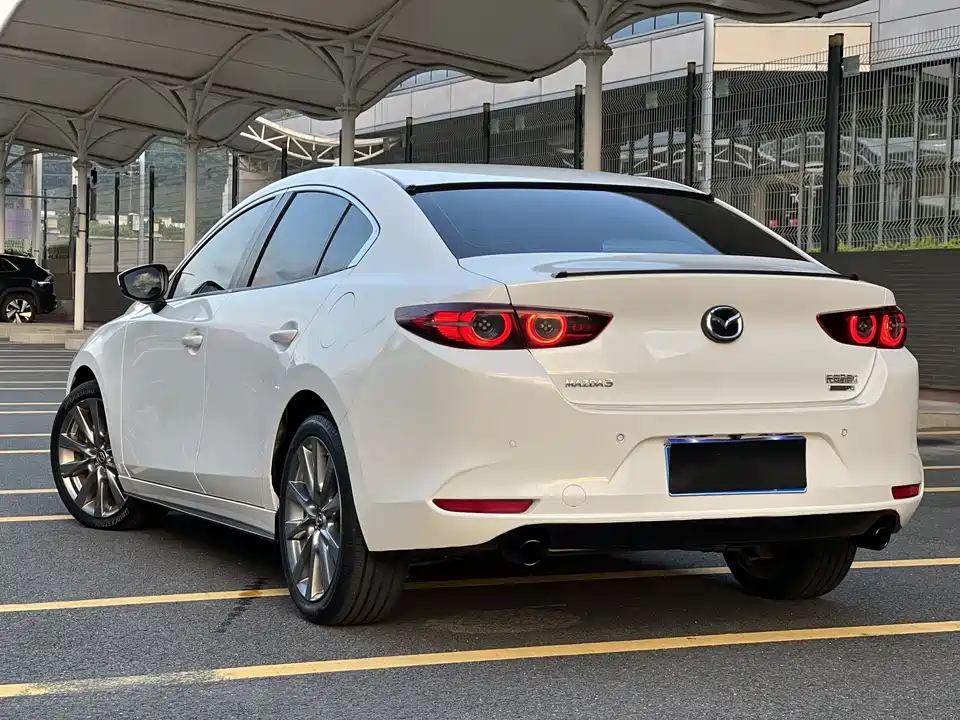 Mazda 3 Angkesaila