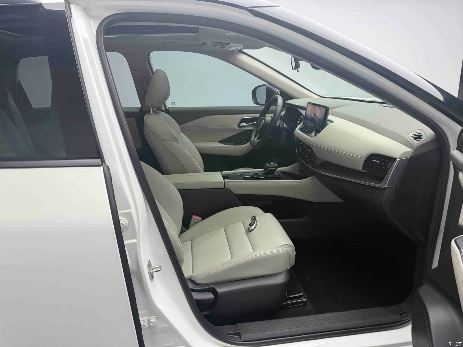 Nissan X-Trail, 2021 все фото
