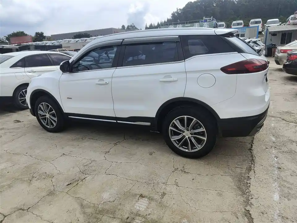 Geely Atlas